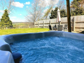 Cosy Home from Home, Private Hot tub, Sunset Views